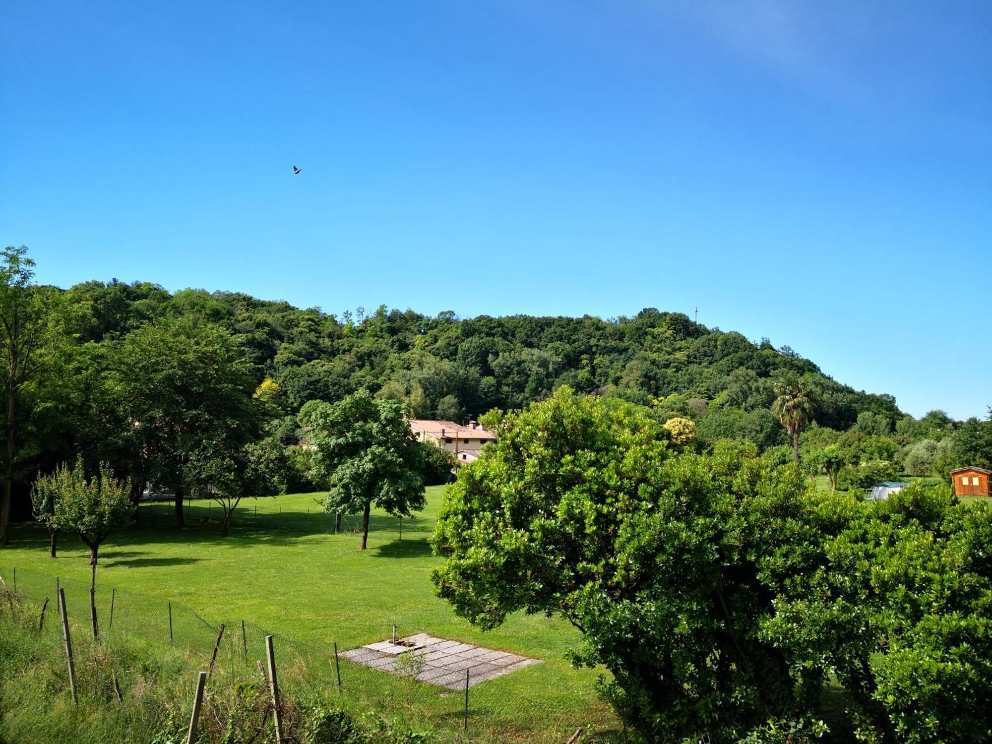 Appartamento Da Guido Borso del Grappa Luaran gambar